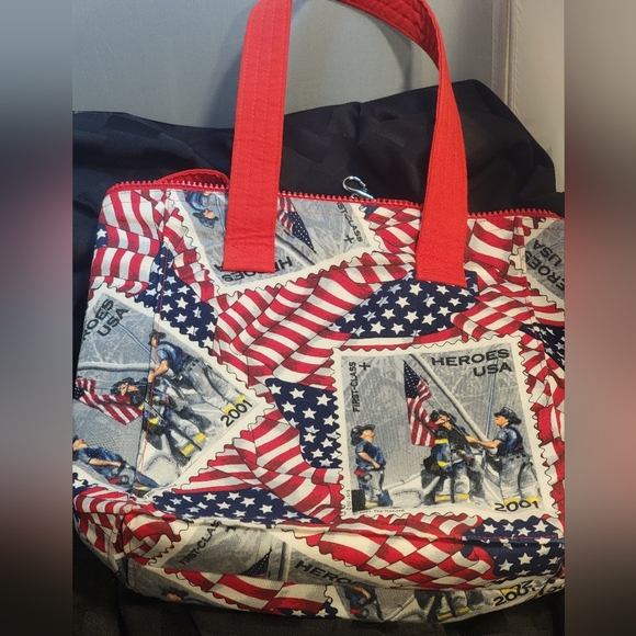 White Cross 2001 9/11 Memorial American Heroes Crafted Purse/Bag - Picture 3 of 16